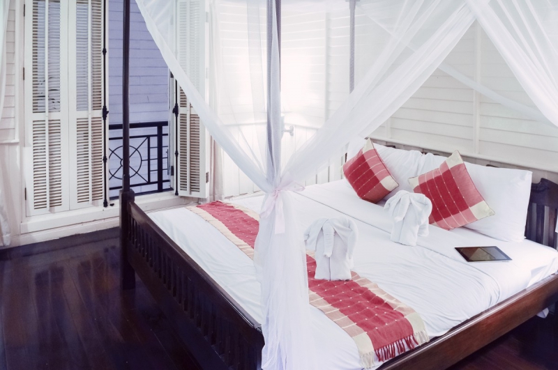 hotel-PUGET THENIERS-min_hotel_bed_clean_tidy_relax_holiday_room_bedroom-913480